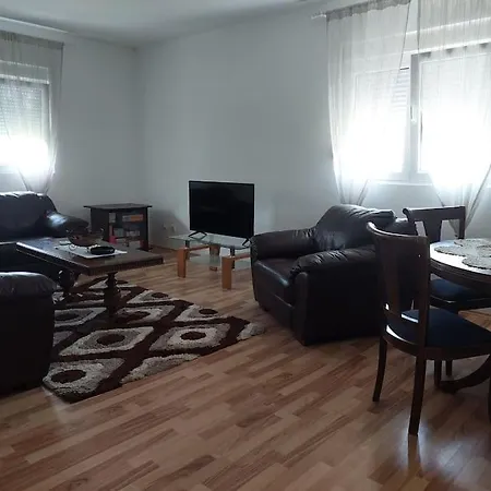 Kuca Na Obali Rijeke Cijevne 게스트하우스