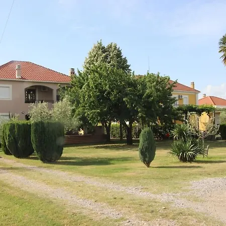 Kuca Na Obali Rijeke Cijevne